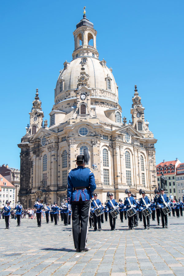 SZO vor der Frauenkirche Dresden