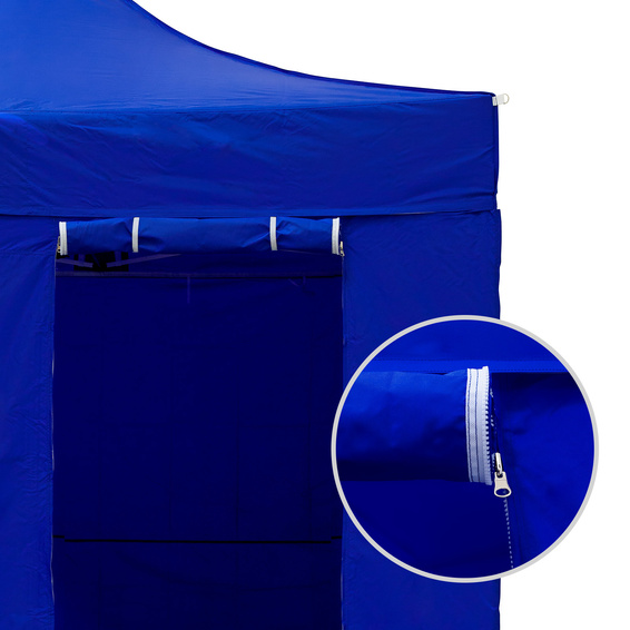 aufrollbare Tür mit zwei beidseitig bedienbaren Reißverschlüssen