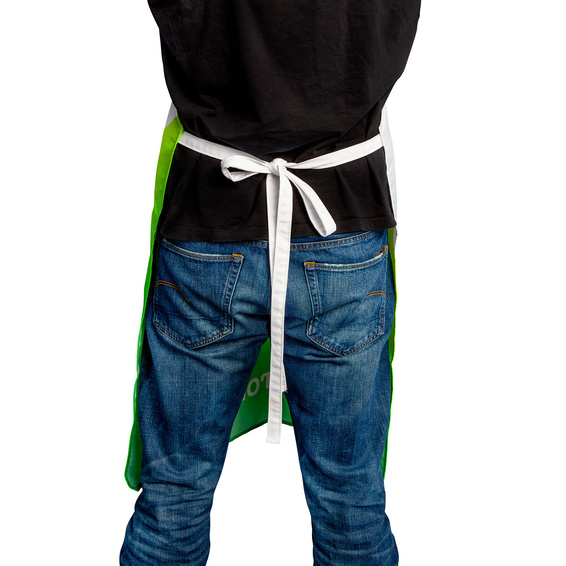 mit praktischen, bedruckten Taillenbändern zum Binden