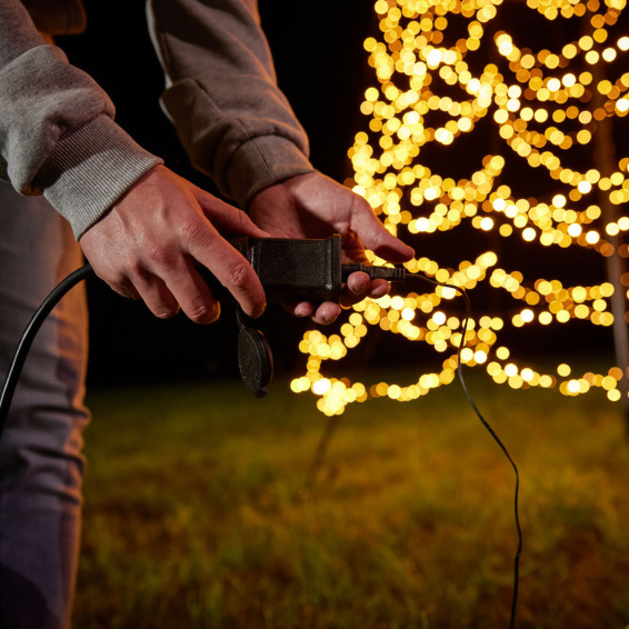 Lichtfarbe: warmweiß 