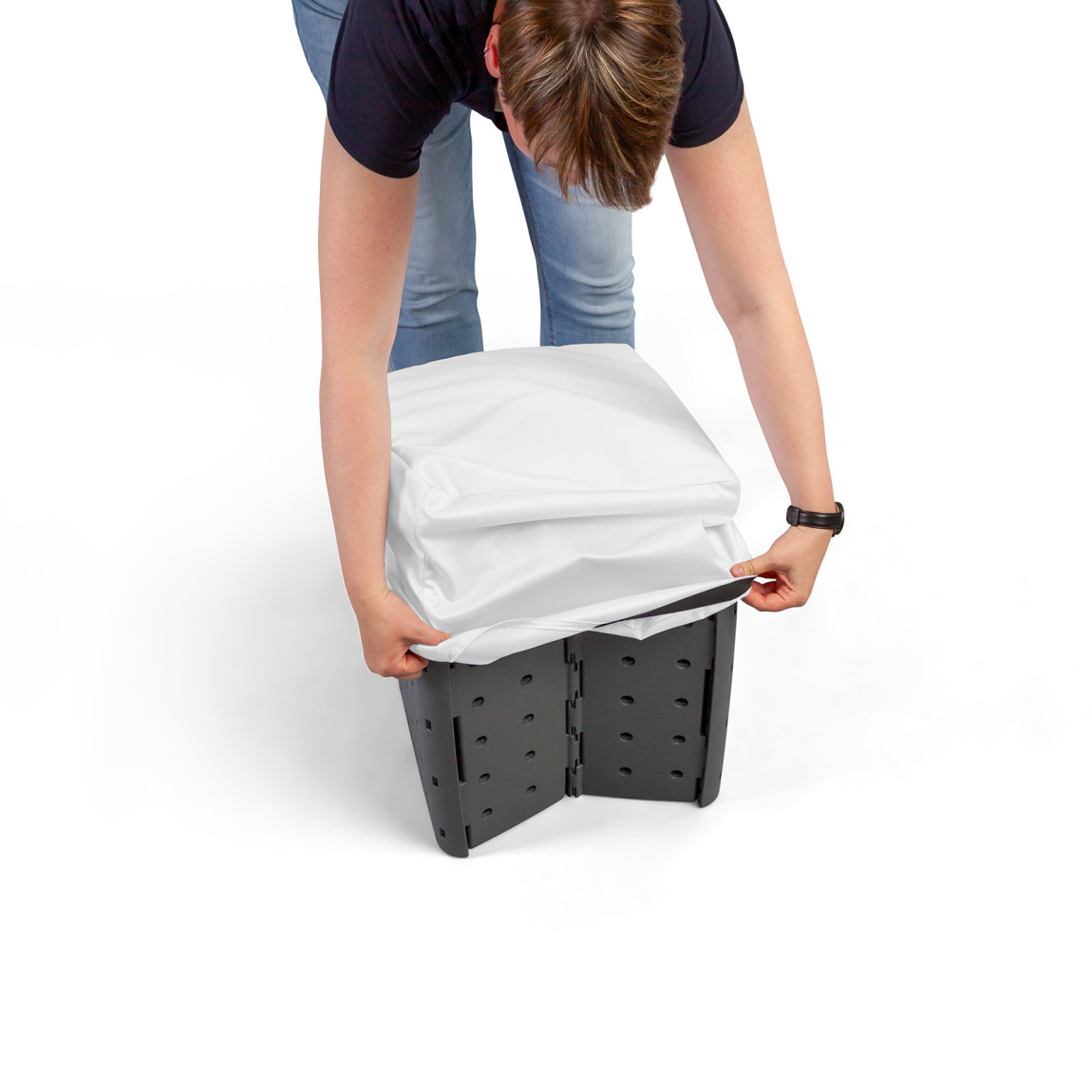 Husse mit Schaumstoffkissen einfach über den Flatcube ziehen