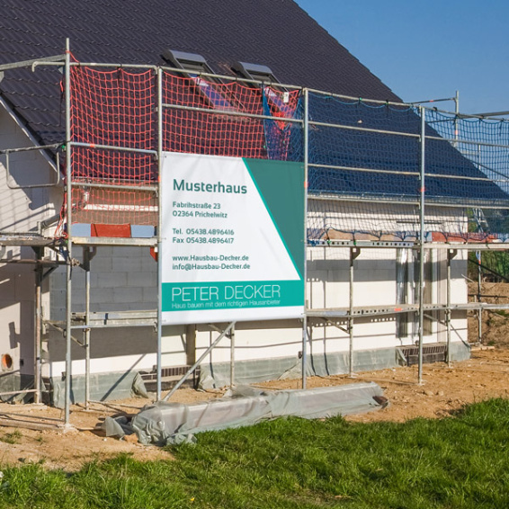 Plane für Baugerüste, Beispiel Plane mit Hohlsaum 15 cm