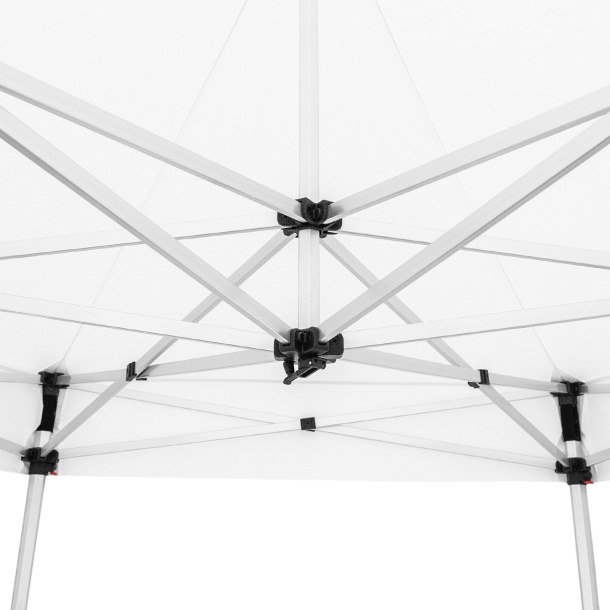 Kurbelmechanismus zur Feinjustierung & zum perfekten Spannen des Daches