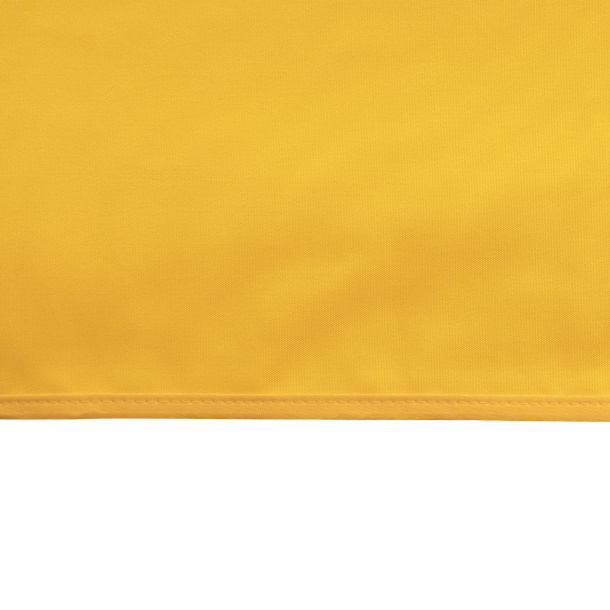 Volant mit farblich passendem Einfassband