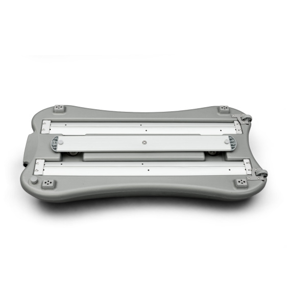 Displaykassetten wettergeschützt unter dem wasserbefüllbaren Fuß montiert