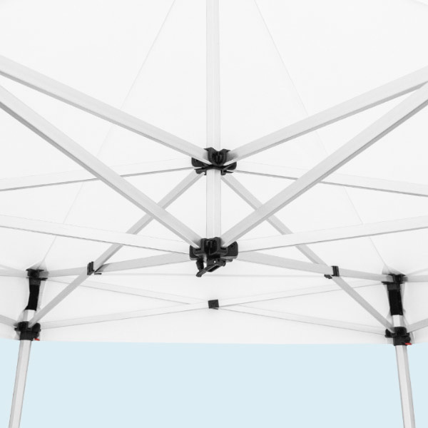 perfekt gespanntes Pavillondach durch verstellbare Dachspitze