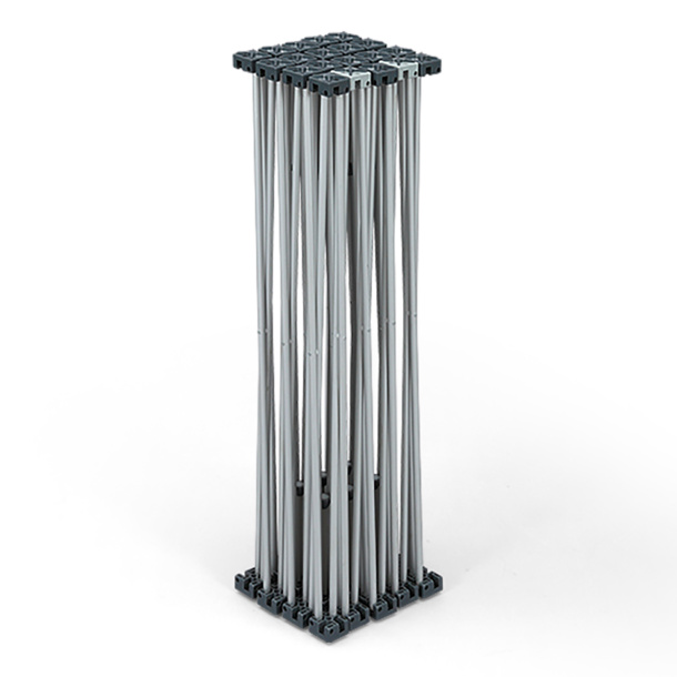 Scherengittersystem 3 x 3 auf kompakte Transportgröße zusammengefaltet