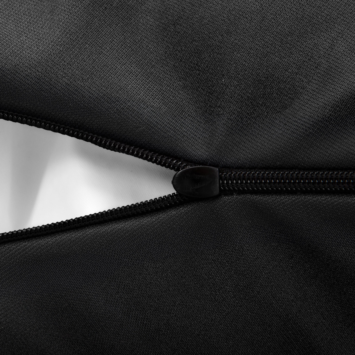 Sitzsack rund, mit Reißverschluss zur leichten Entnahme des separaten Inletts