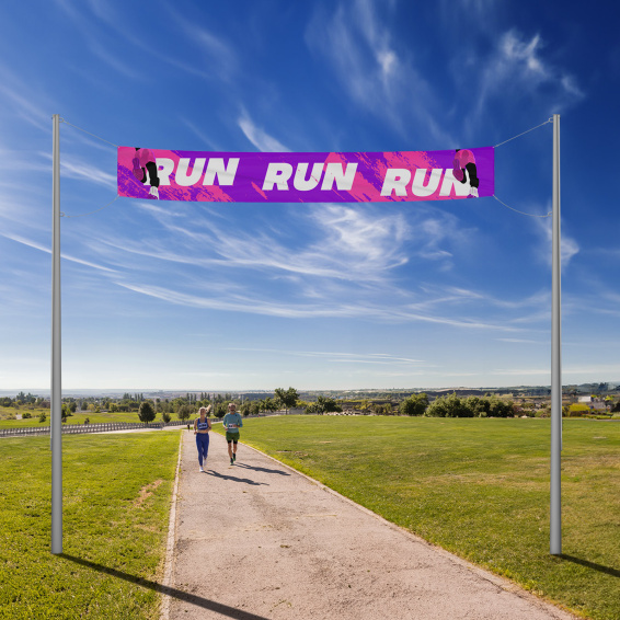 Transparentmast optimal für Banner-Werbung über Wegen