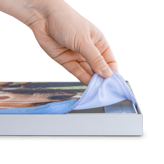 Poster auf Textil mit Wandrahmen Q-Frame®, Motivwechsel