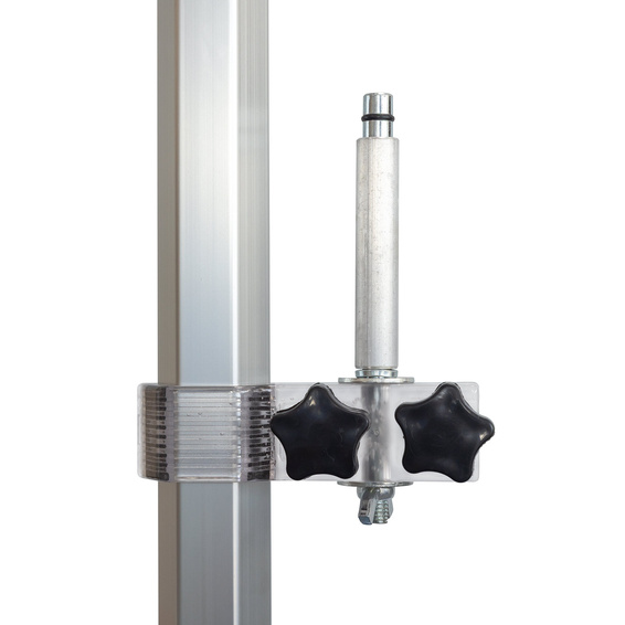 Befestigung der Halterung am Zeltpfosten