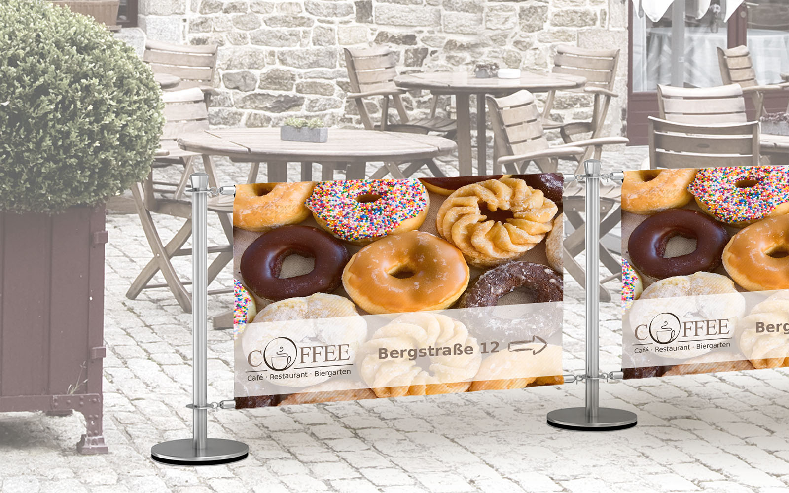 Cafe Banner, Wegweiser in Einkaufspassage